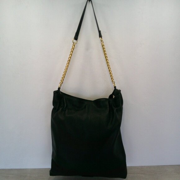 Vince Camuto Handbags - Vince Camuto Black Leather Cayra Minimalist hobo bag